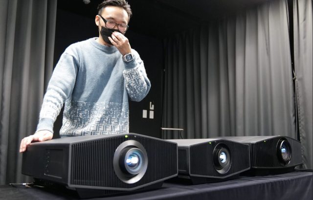 ソニー4Kレーザープロジェクター、高画質の秘密を開発陣に聞く新開発 
