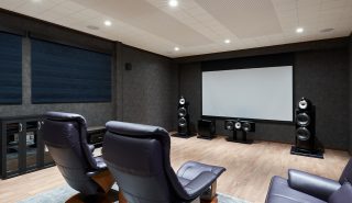 専用室シアターCASE12<br>愛車が一望できるガレージにシアターを