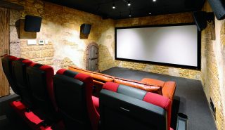 ホームシアターの理想をこだわり抜いた！<br>本格派が惚れる専用室シアターの傑作集