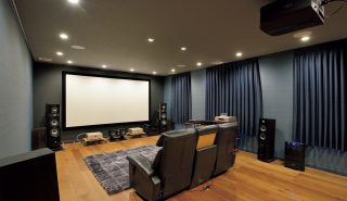 専用室シアターCASE24<br>20畳を超える空間に映えるプレミアムシステム