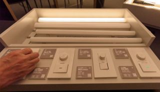 LEDライン照明なら調光＆調色も自在！ 明室・暗室両方つかえてホームシアターにもお薦め